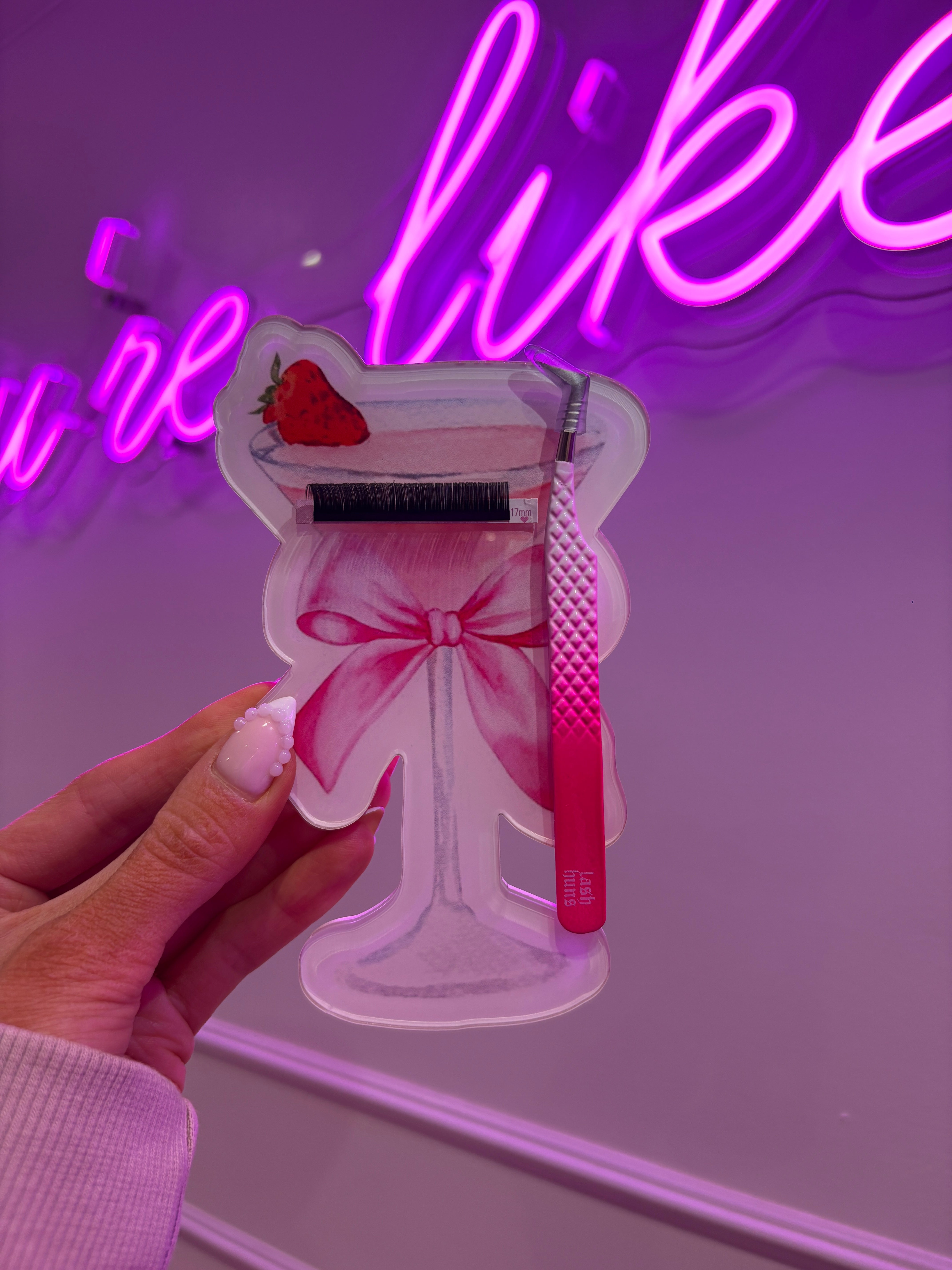 Cocktail Bow Lash Tile